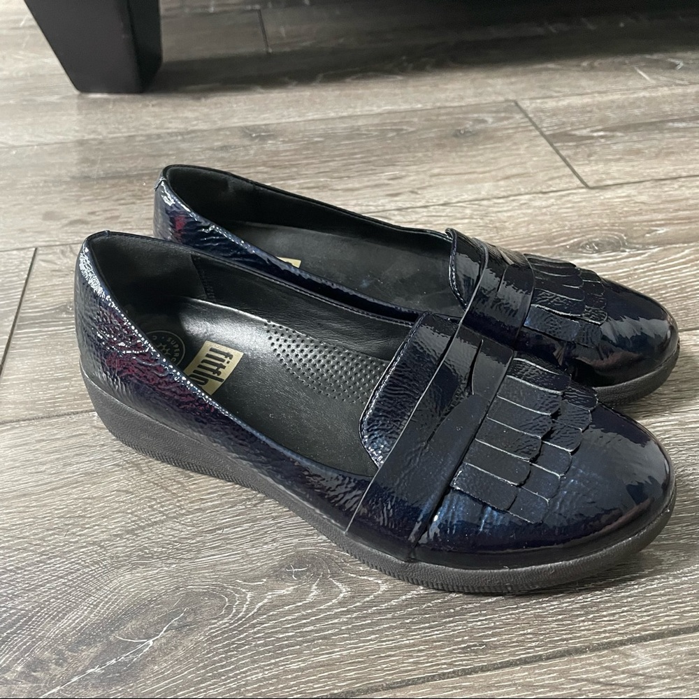 Fitflop loafer flats patent leather fringe shinny size 7.5